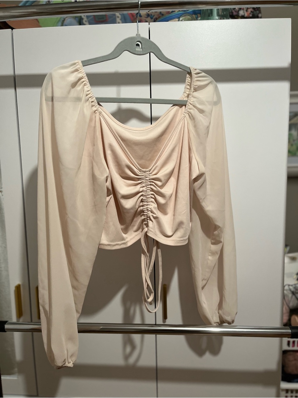 Women’s Cream Ruched Long-Sleeve Crop Top